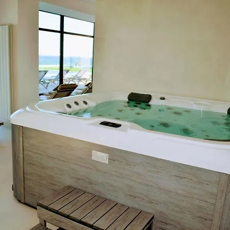 Northbay Sunrise View - Infinity Pool & Апартаменты *