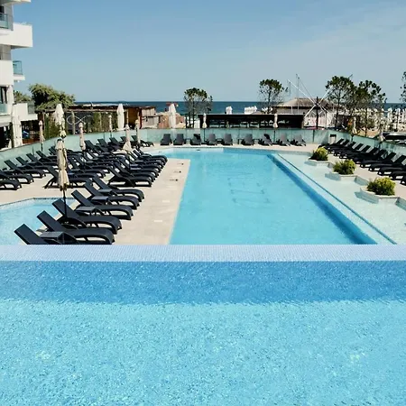 Апартаменты Northbay Sunrise View - Infinity Pool & *