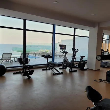Northbay Sunrise View - Infinity Pool & Apartment Navodari