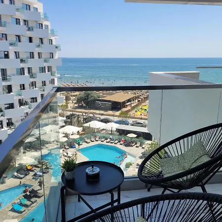 Northbay Sunrise View - Infinity Pool & Apartment